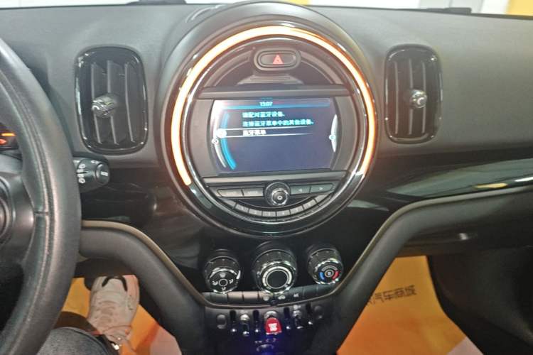 Used MINI Countryman 2017 1.5T COOPER ALL4 Audio And AC Panel