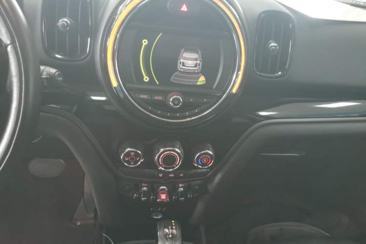Used MINI Countryman 2017 1.5T COOPER ALL4 Audio And AC Panel
