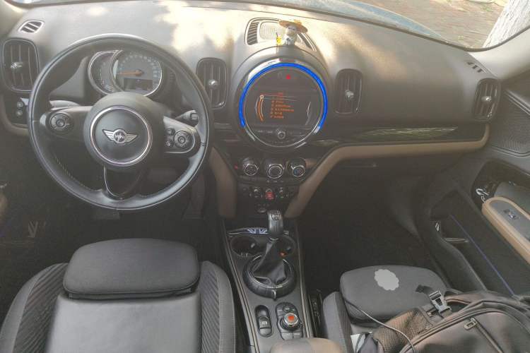 Used MINI Countryman 2017 1.5T COOPER ALL4 Center Console