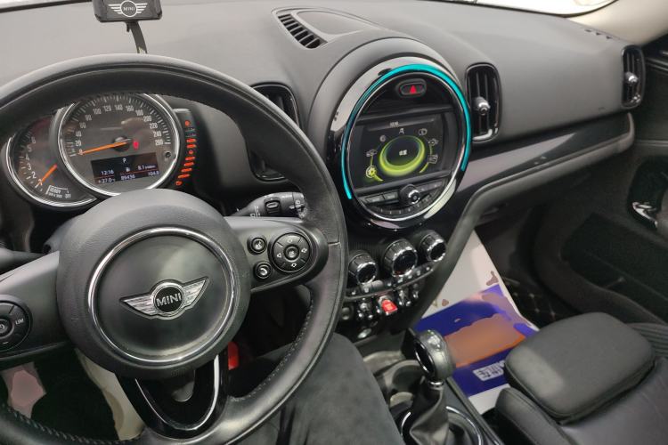 Used MINI Countryman 2017 1.5T COOPER ALL4 Traveler Center Console