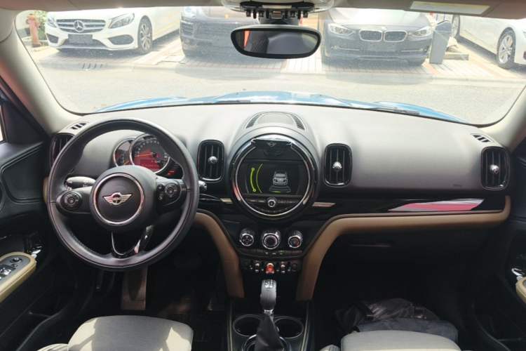 Used MINI Countryman 2017 1.5T COOPER ALL4 Center Console