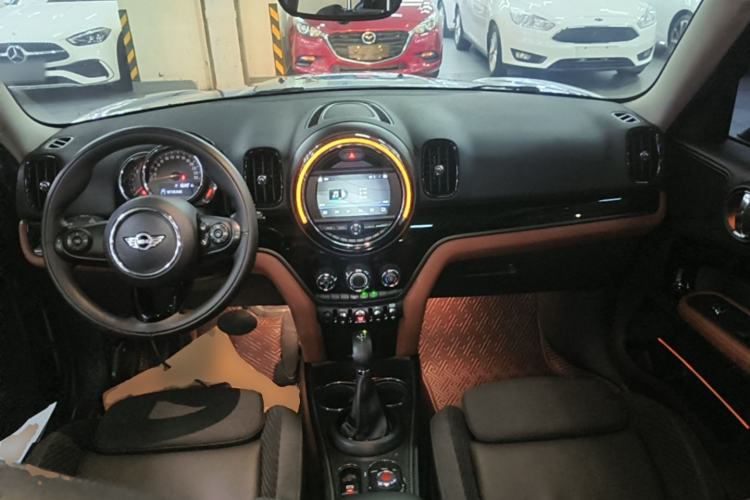 Used MINI Countryman 2017 1.5T COOPER ALL4 Center Console