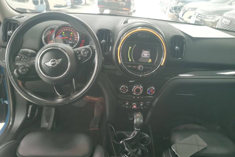 Used MINI Countryman 2017 1.5T COOPER ALL4 Center Console