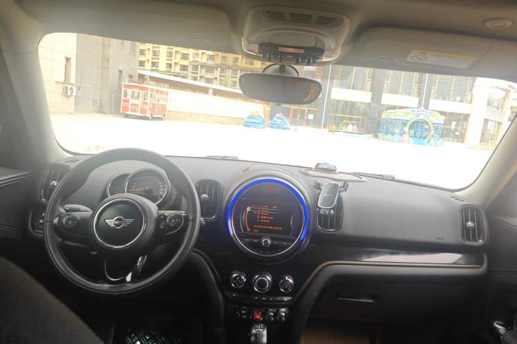 Used MINI Countryman 2017 1.5T COOPER ALL4 Center Console