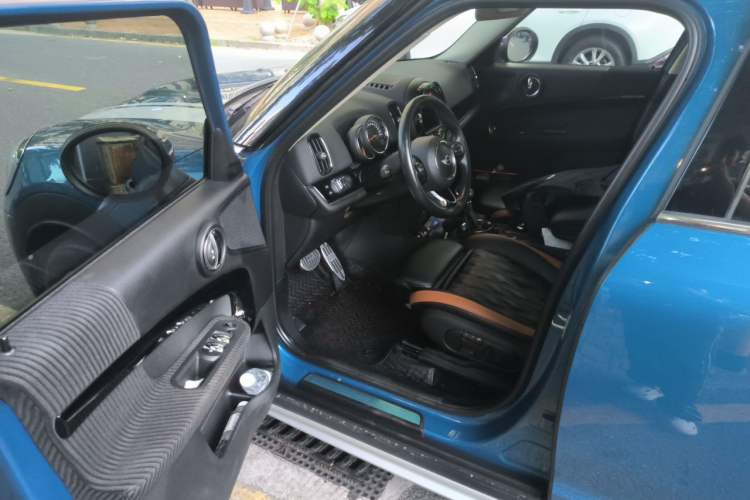 Used MINI Countryman 2017 1.5T COOPER ALL4 Driver Seat