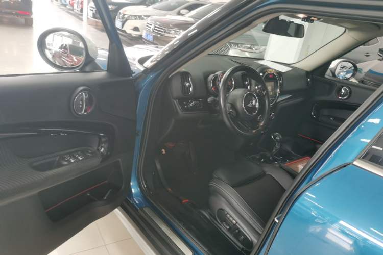 Used MINI Countryman 2017 1.5T COOPER ALL4 Driver Seat