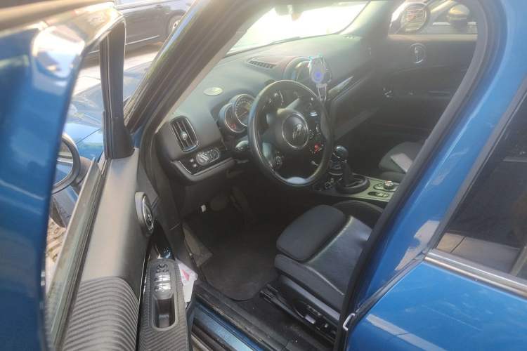 Used MINI Countryman 2017 1.5T COOPER ALL4 Driver Seat