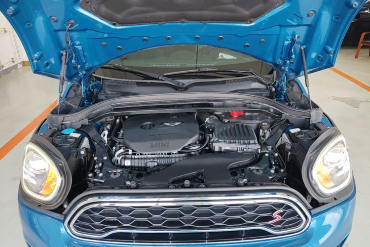 Used MINI Countryman 2017 2.0T COOPER S ALL4 Engine Bay