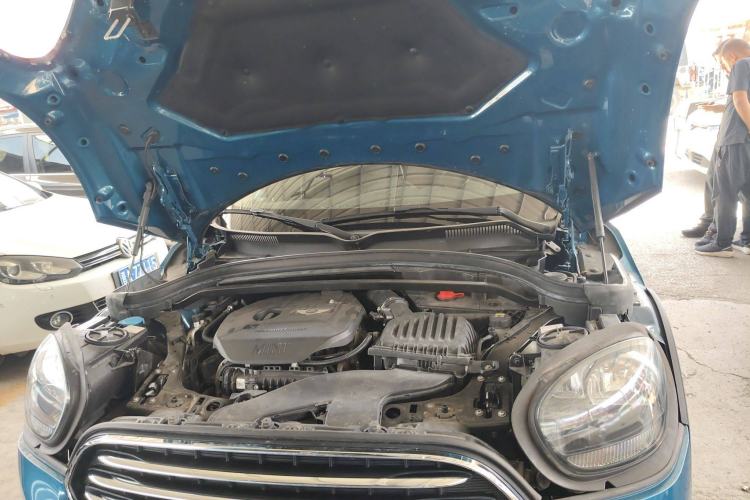 Used MINI Countryman 2017 1.5T COOPER Engine Bay