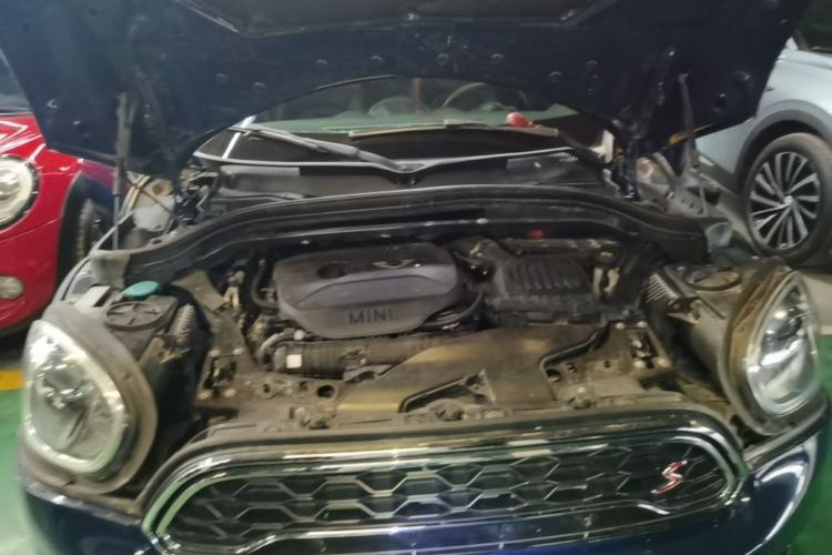 Used MINI Countryman 2017 2.0T COOPER S ALL4 Traveler Engine Bay