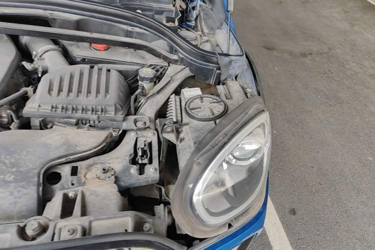 Used MINI Countryman 2017 2.0T COOPER S ALL4 Explorer Engine Bay Left