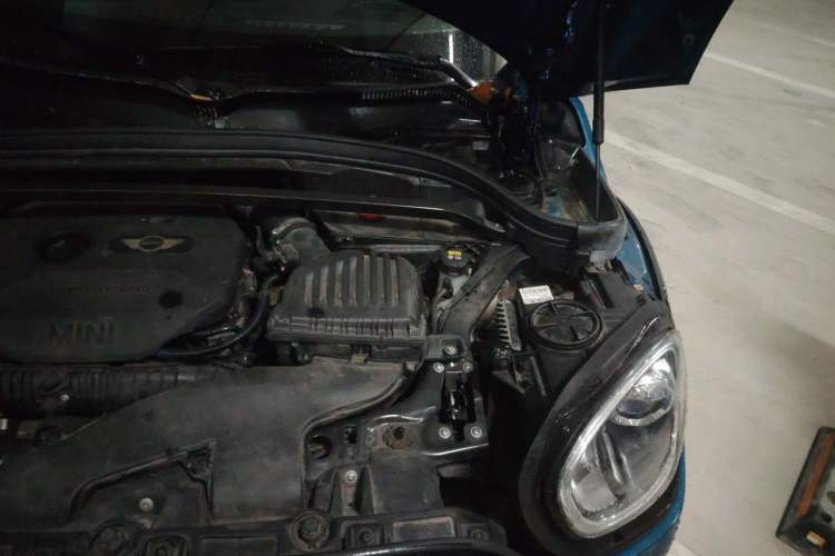 Used MINI Countryman  Engine Bay Left
