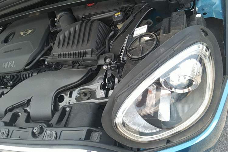 Used MINI Countryman 2017 2.0T COOPER S ALL4 Engine Bay Left