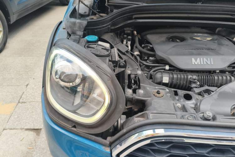 Used MINI Countryman 2017 2.0T COOPER S ALL4 Traveler Engine Bay Right