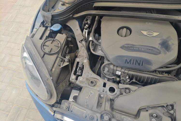 Used MINI Countryman 2017 1.5T COOPER ALL4 Engine Bay Right