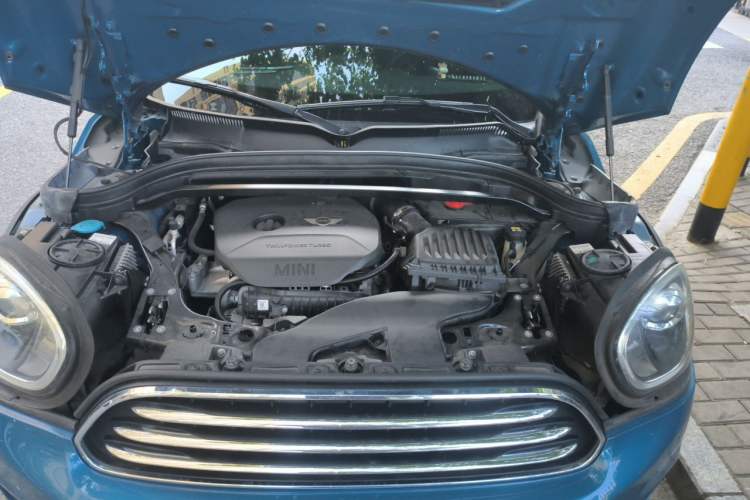 Used MINI Countryman 2017 1.5T COOPER ALL4 Engine Bay