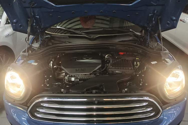 Used MINI Countryman 2017 1.5T COOPER ALL4 Engine Bay