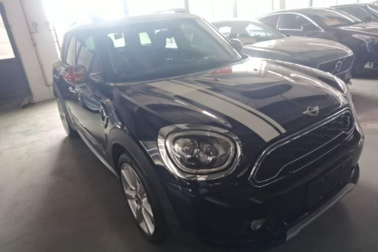 Used MINI Countryman 2017 2.0T COOPER S ALL4 Explorer Front Right 45 Deg