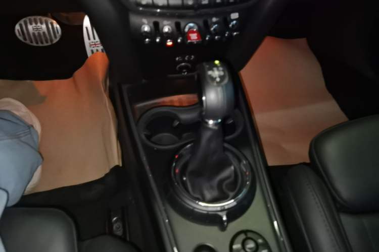 Used MINI Countryman 2017 2.0T COOPER S ALL4 Traveler Gear Lever