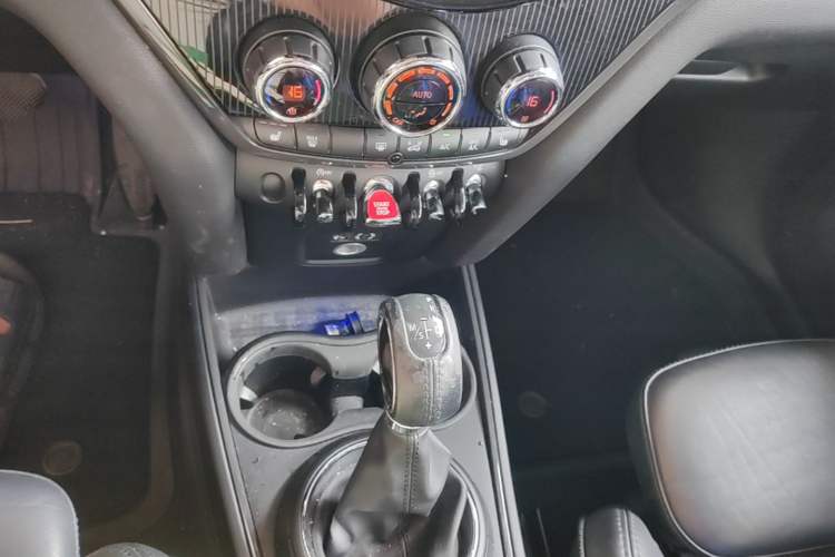 Used MINI Countryman 2017 2.0T COOPER S ALL4 Explorer Gear Lever