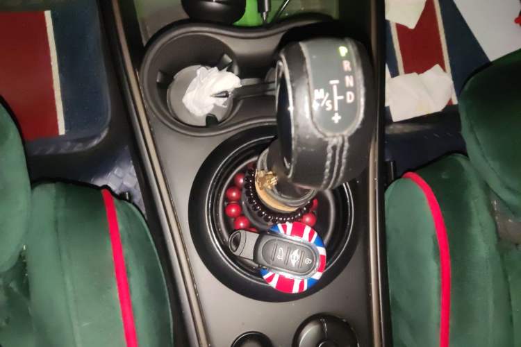 Used MINI Countryman 2017 1.5T COOPER ALL4 Gear Lever
