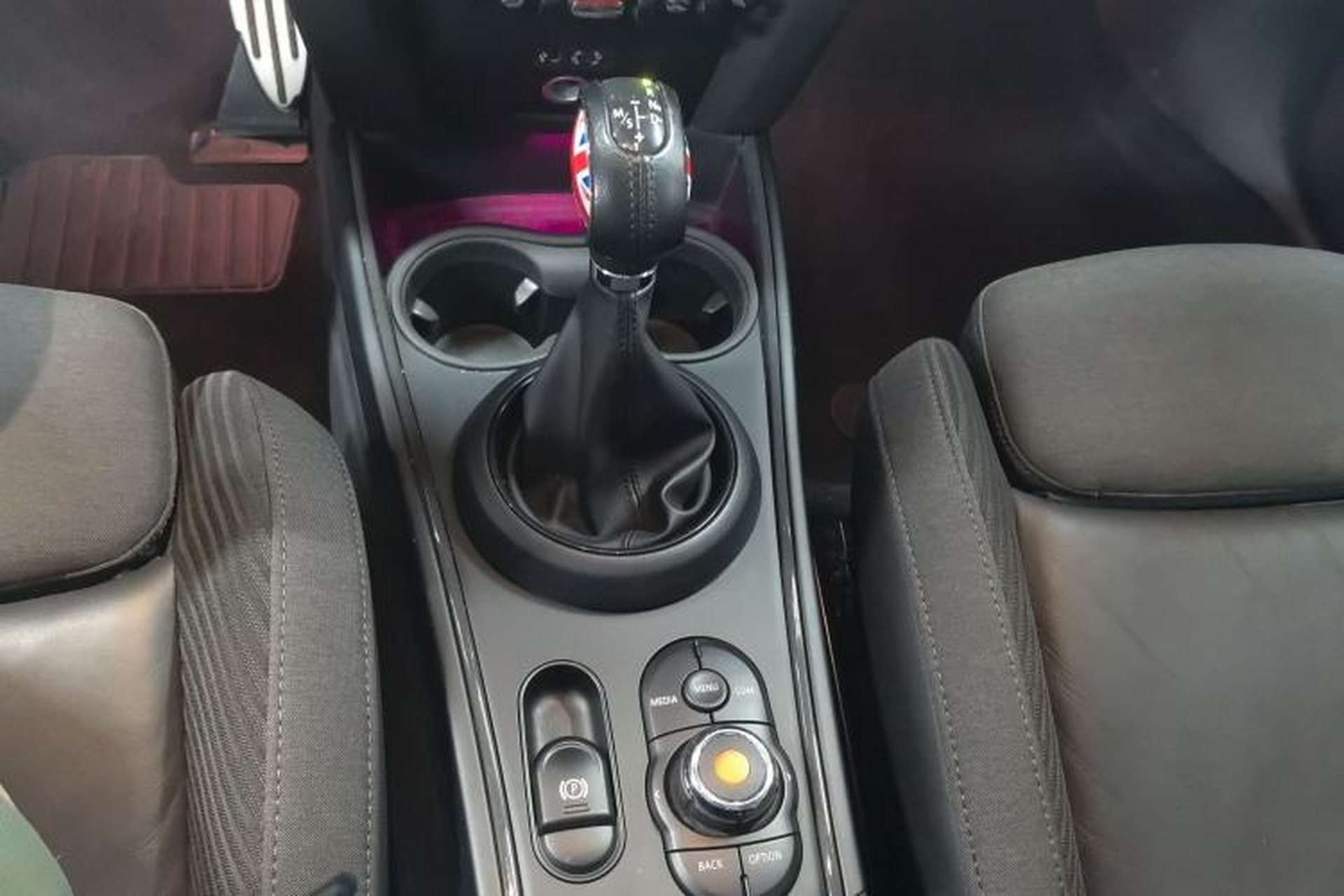 Used MINI Countryman 2017 1.5T COOPER ALL4 Traveler Gear Lever