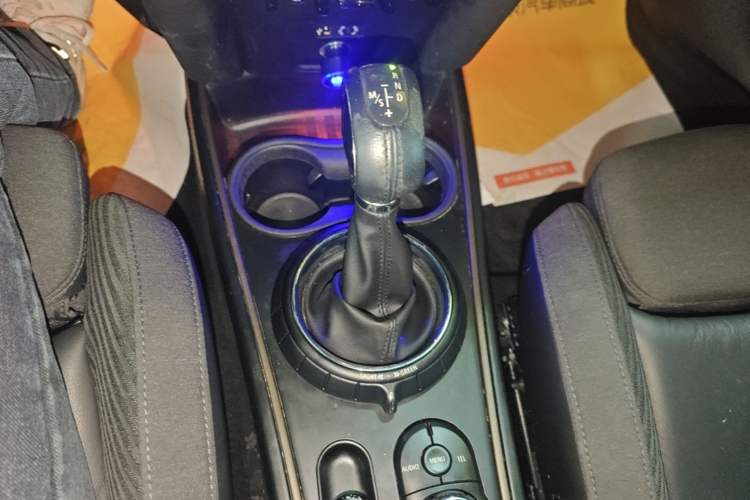 Used MINI Countryman 2017 1.5T COOPER ALL4 Gear Lever
