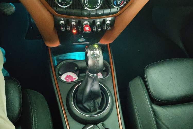 Used MINI Countryman 2017 1.5T COOPER ALL4 Gear Lever