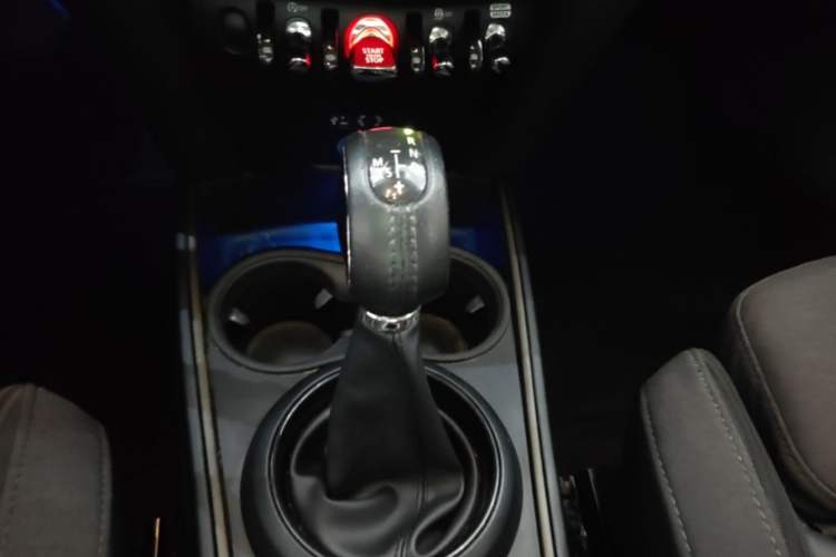 Used MINI Countryman 2017 1.5T COOPER ALL4 Gear Lever