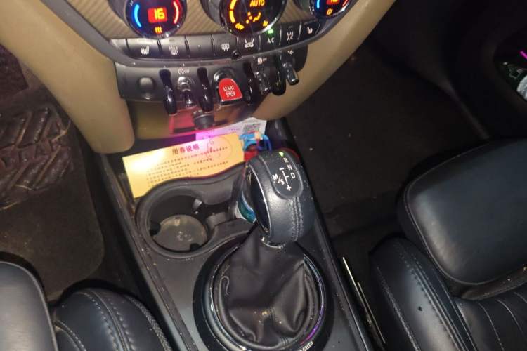 Used MINI Countryman 2017 2.0T COOPER S ALL4 Explorer Gear Lever