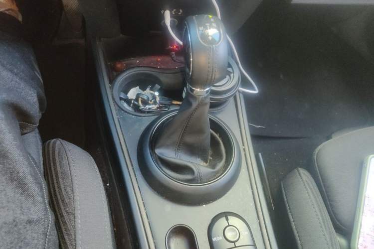 Used MINI Countryman 2017 1.5T COOPER ALL4 Gear Lever