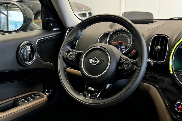 Used MINI Countryman 2017 2.0T COOPER S ALL4 Traveler Interior 11