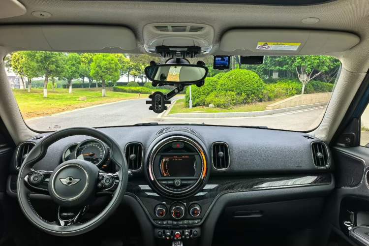 Used MINI Countryman 2017 2.0T COOPER S ALL4 Traveler Interior 3