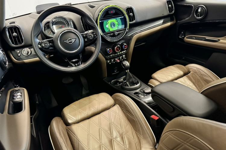 Used MINI Countryman 2017 2.0T COOPER S ALL4 Traveler Interior 9