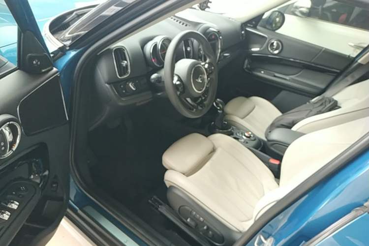 Used MINI Countryman 2017 2.0T COOPER S ALL4 Traveler Left Front Seat