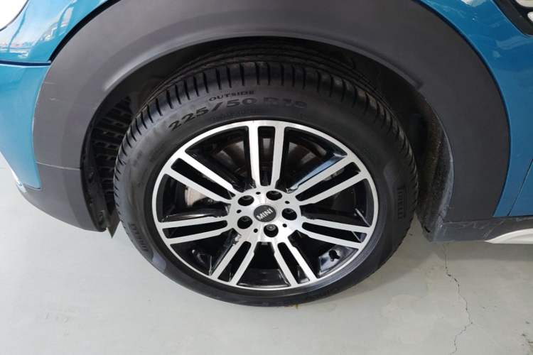 Used MINI Countryman 2017 2.0T COOPER S ALL4 Left Front Wheel Hub