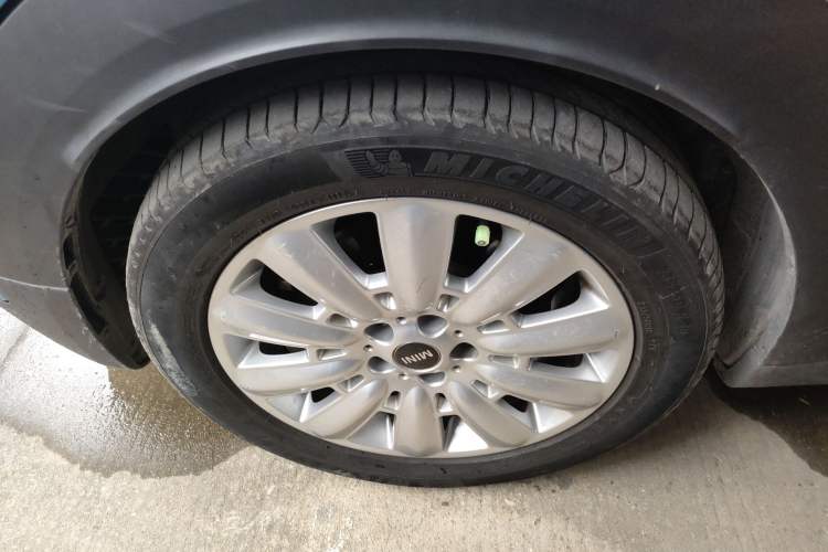 Used MINI Countryman 2017 2.0T COOPER S ALL4 Left Front Wheel Hub