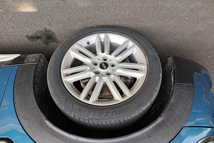 Used MINI Countryman 2017 1.5T COOPER ALL4 Traveler Left Front Wheel Hub