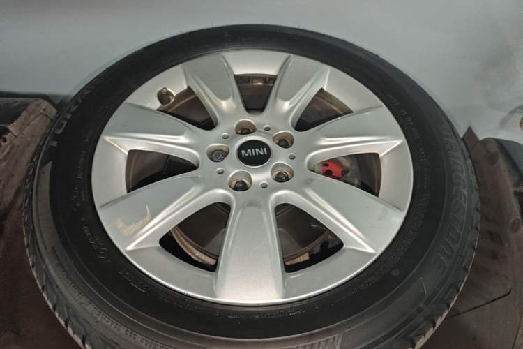 Used MINI Countryman 2017 1.5T COOPER ALL4 Left Front Wheel Hub