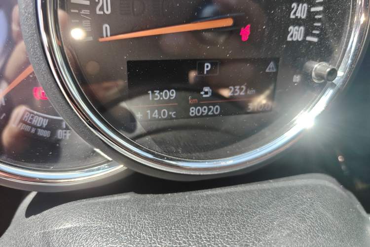 Used MINI Countryman 2017 1.5T COOPER ALL4 Traveler Odometer Close Up