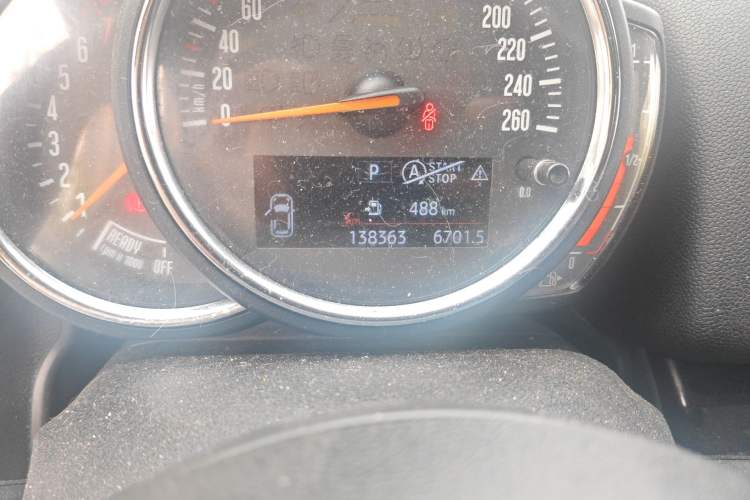 Used MINI Countryman 2017 1.5T COOPER ALL4 Odometer Close Up