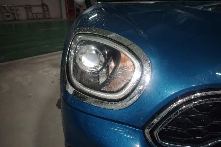 Used MINI Countryman  Right Front Headlight