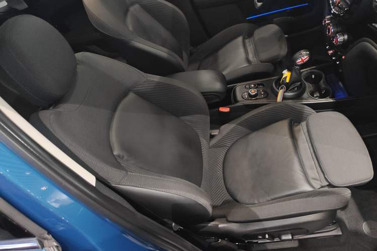 Used MINI Countryman 2017 1.5T COOPER ALL4 Right Front Seat