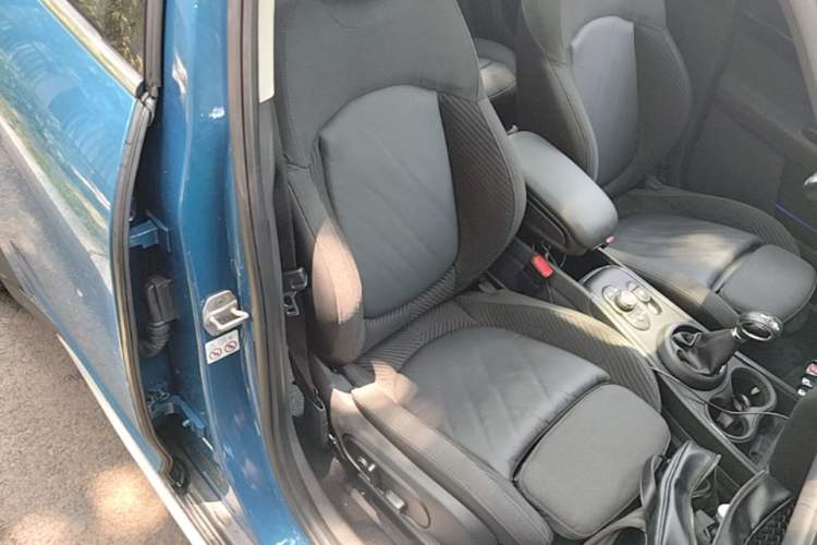 Used MINI Countryman 2017 1.5T COOPER ALL4 Traveler Right Front Seat