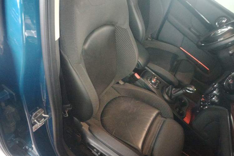Used MINI Countryman 2017 1.5T COOPER ALL4 Traveler Right Front Seat