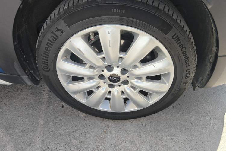Used MINI Countryman 2017 1.5T COOPER ALL4 Traveler Right Front Wheel Hub