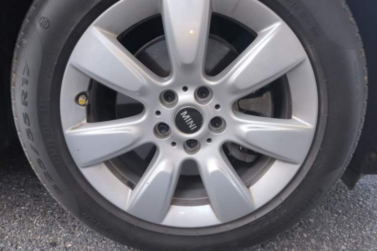 Used MINI Countryman 2017 1.5T COOPER ALL4 Right Front Wheel Hub