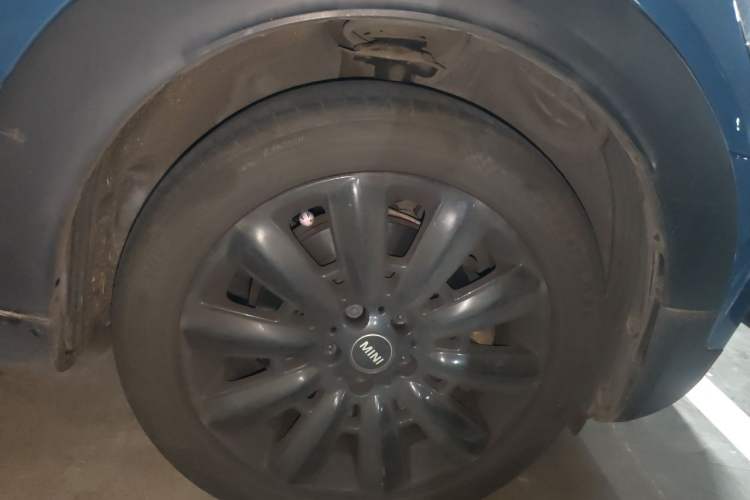 Used MINI Countryman 2017 2.0T COOPER S ALL4 Explorer Right Front Wheel Hub