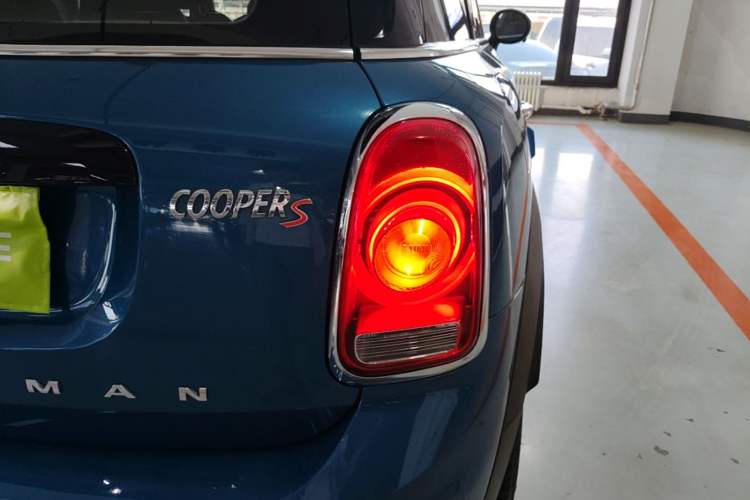 Used MINI Countryman 2017 2.0T COOPER S ALL4 Right Rear Taillight