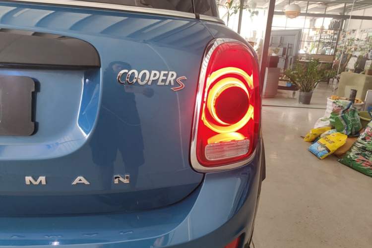 Used MINI Countryman 2017 2.0T COOPER S ALL4 Traveler Right Rear Taillight